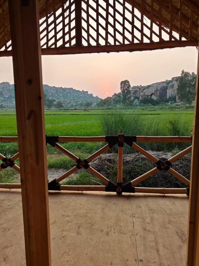 Hotel The Sundown Hampi Esterno foto