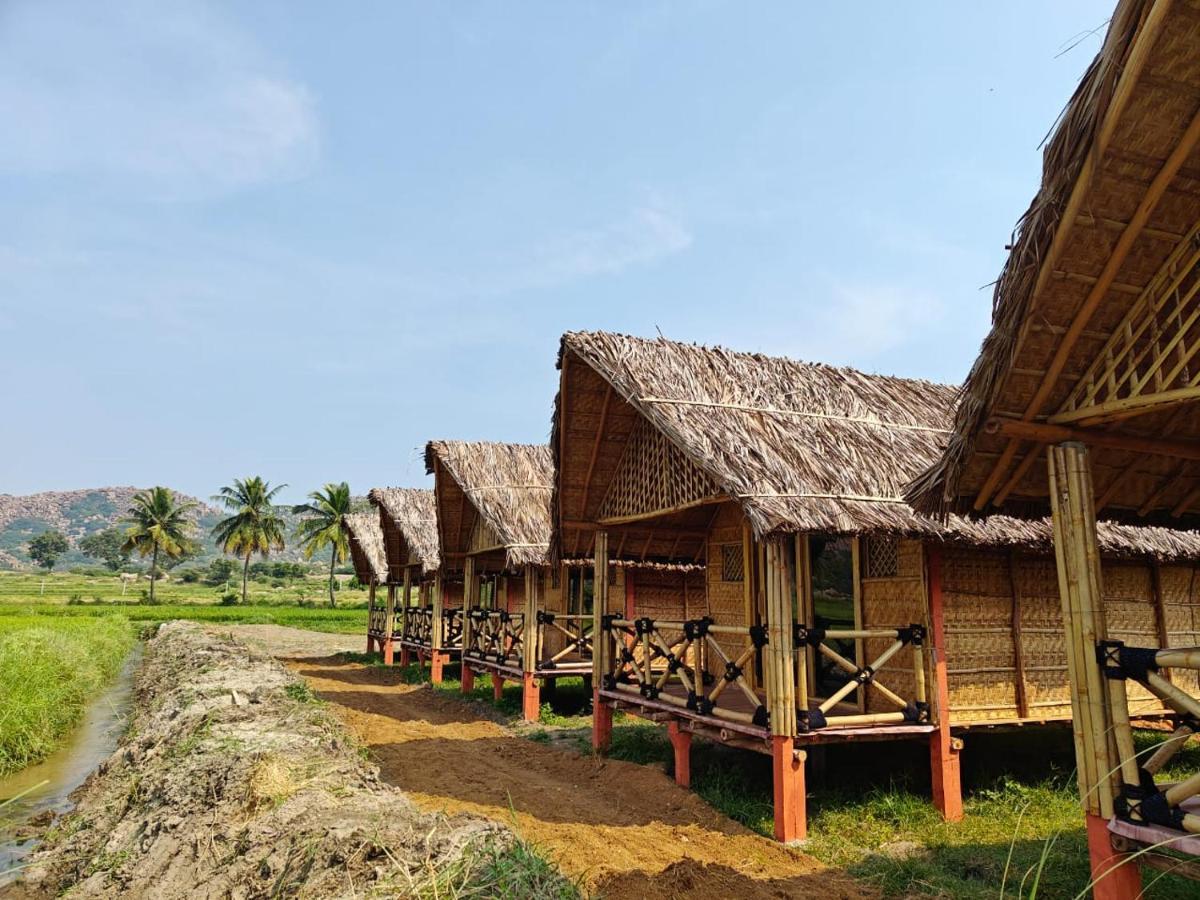 Hotel The Sundown Hampi Esterno foto