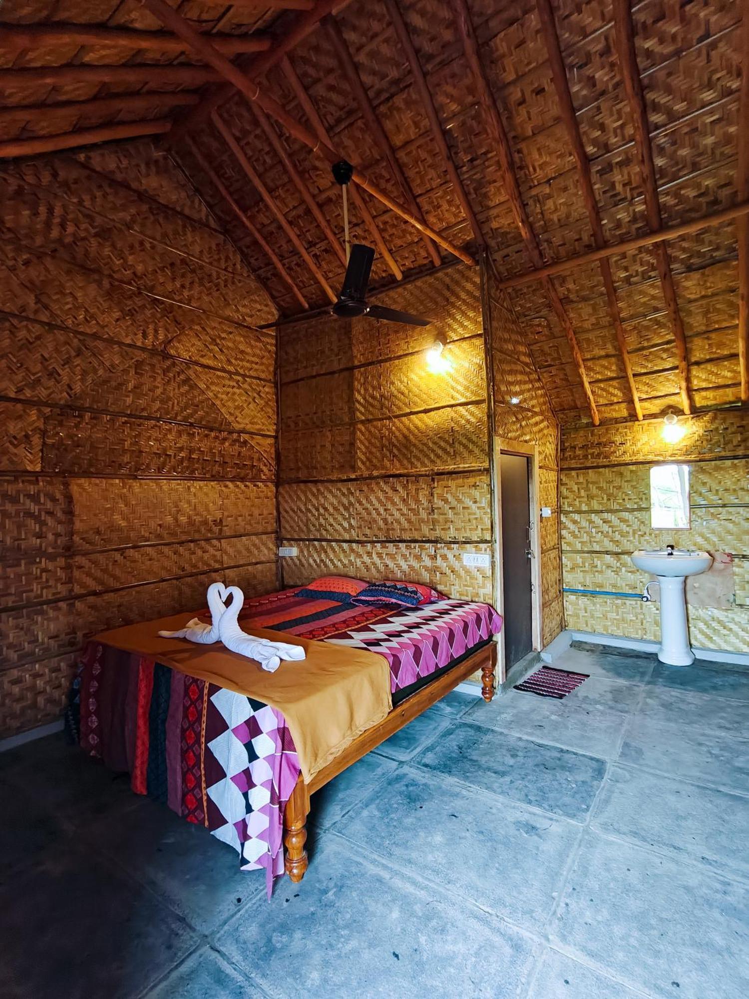 Hotel The Sundown Hampi Esterno foto